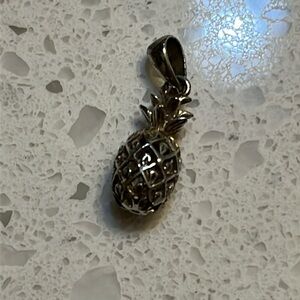 Silver pineapple charm 925